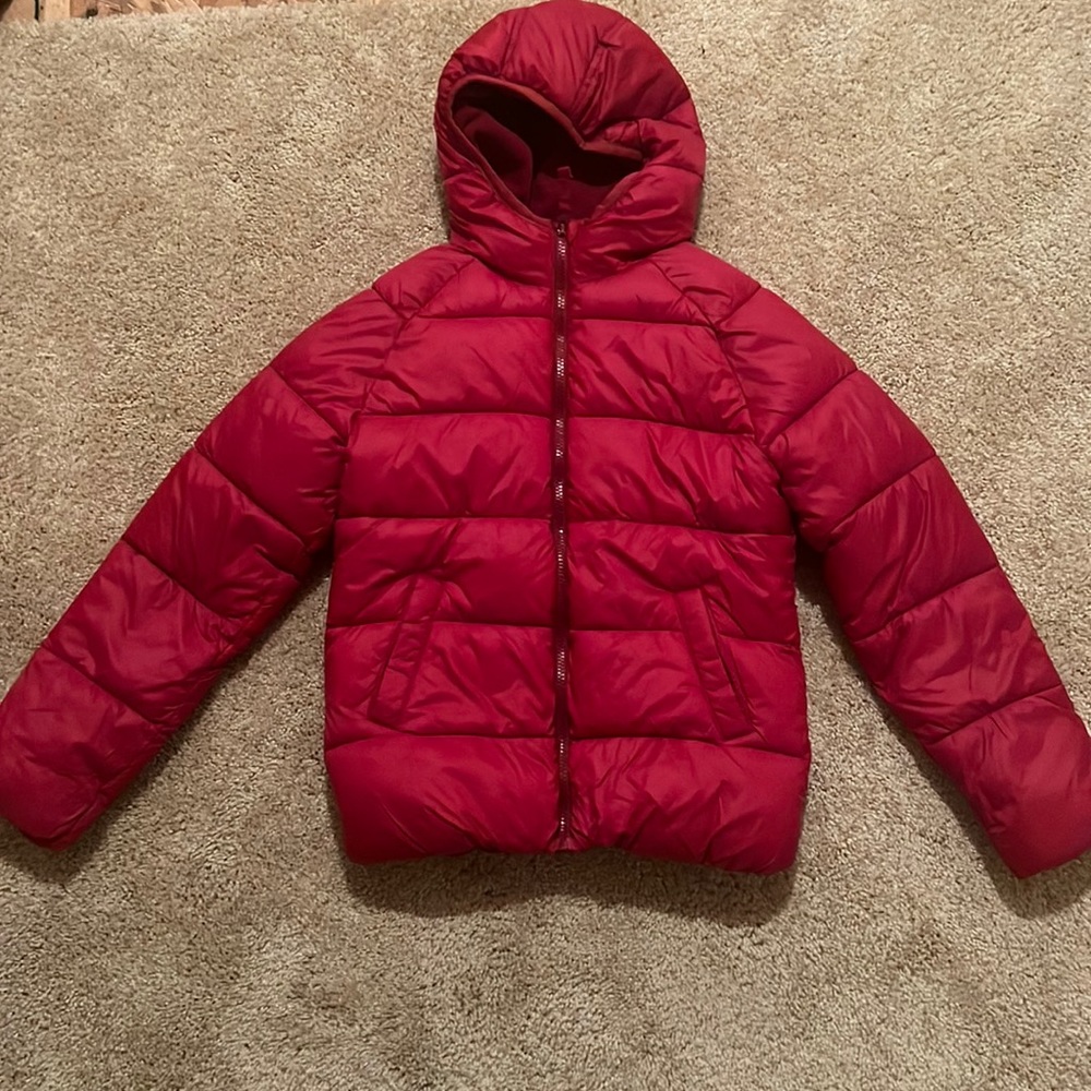 NWOT: Girls puffer jacket with hood size XL
